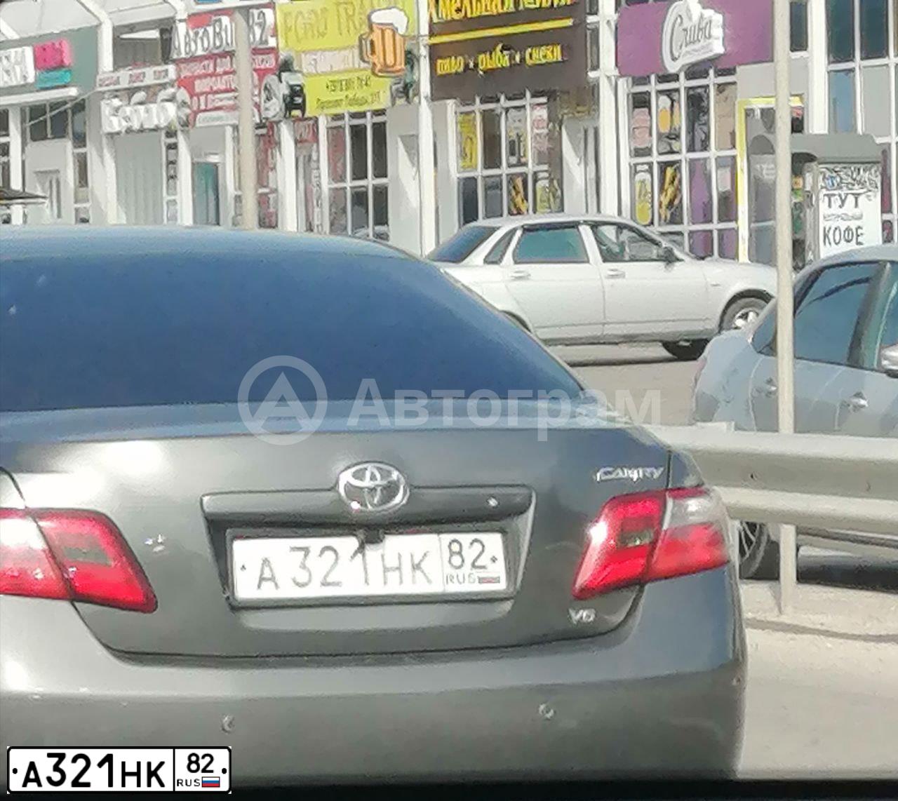 Фото автомобиля TOYOTA CAMRY, 2006 — госномер М020ЕА98. Цвет: СЕРЫЙ