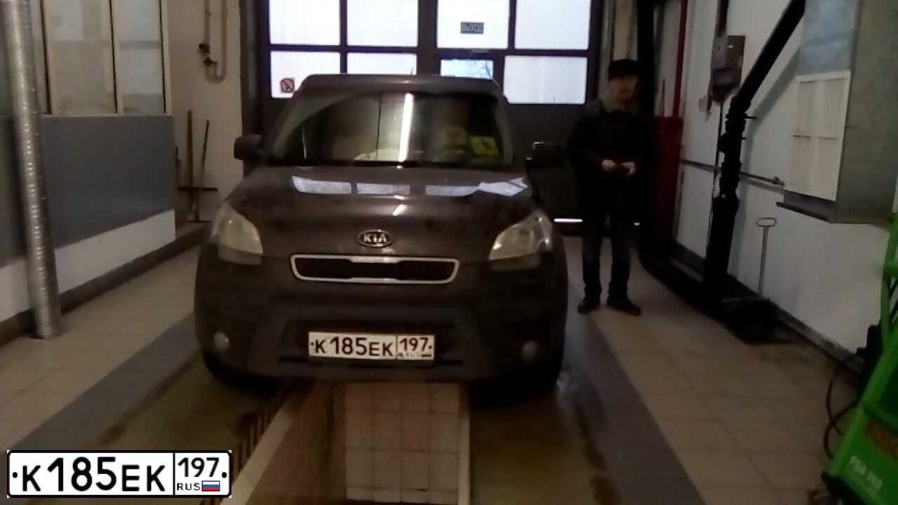 Фото автомобиля KIA SOUL, 2010 — госномер К185ЕК197. Цвет: КОРИЧНЕВЫЙ