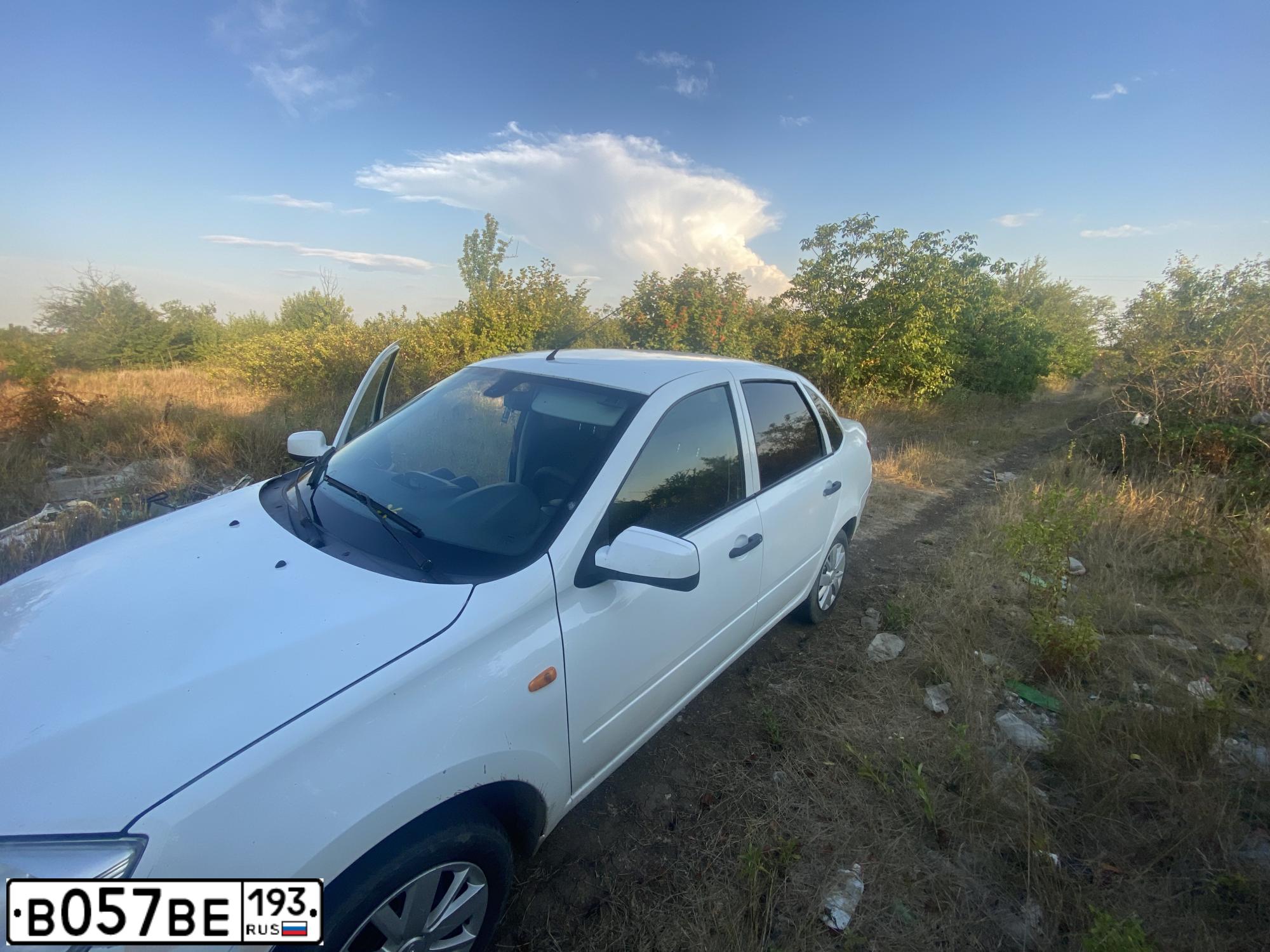 Фото автомобиля LADA 2190 GRANTA, 2013 — госномер В057ВЕ193. Цвет: Белый