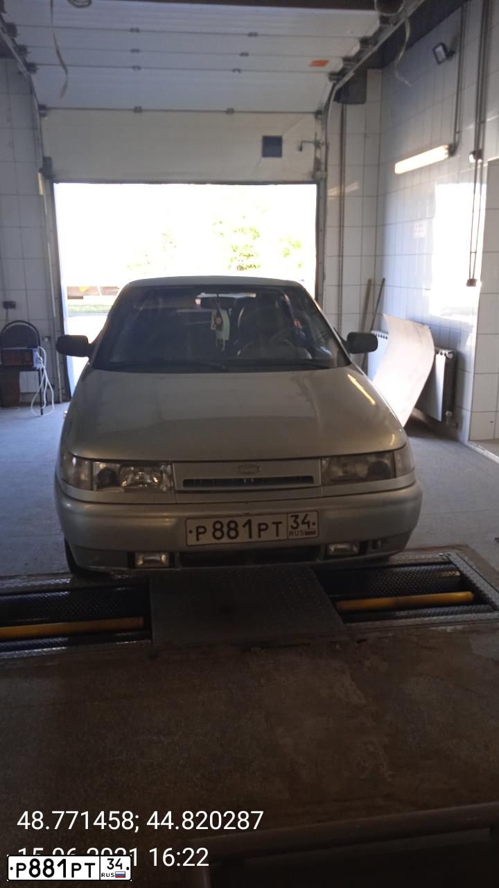 Фото автомобиля LADA 2112, 2003 — госномер М227КК134. Цвет: СВЕТЛО СЕРЕБРИСТЫЙ МЕТАЛЛ