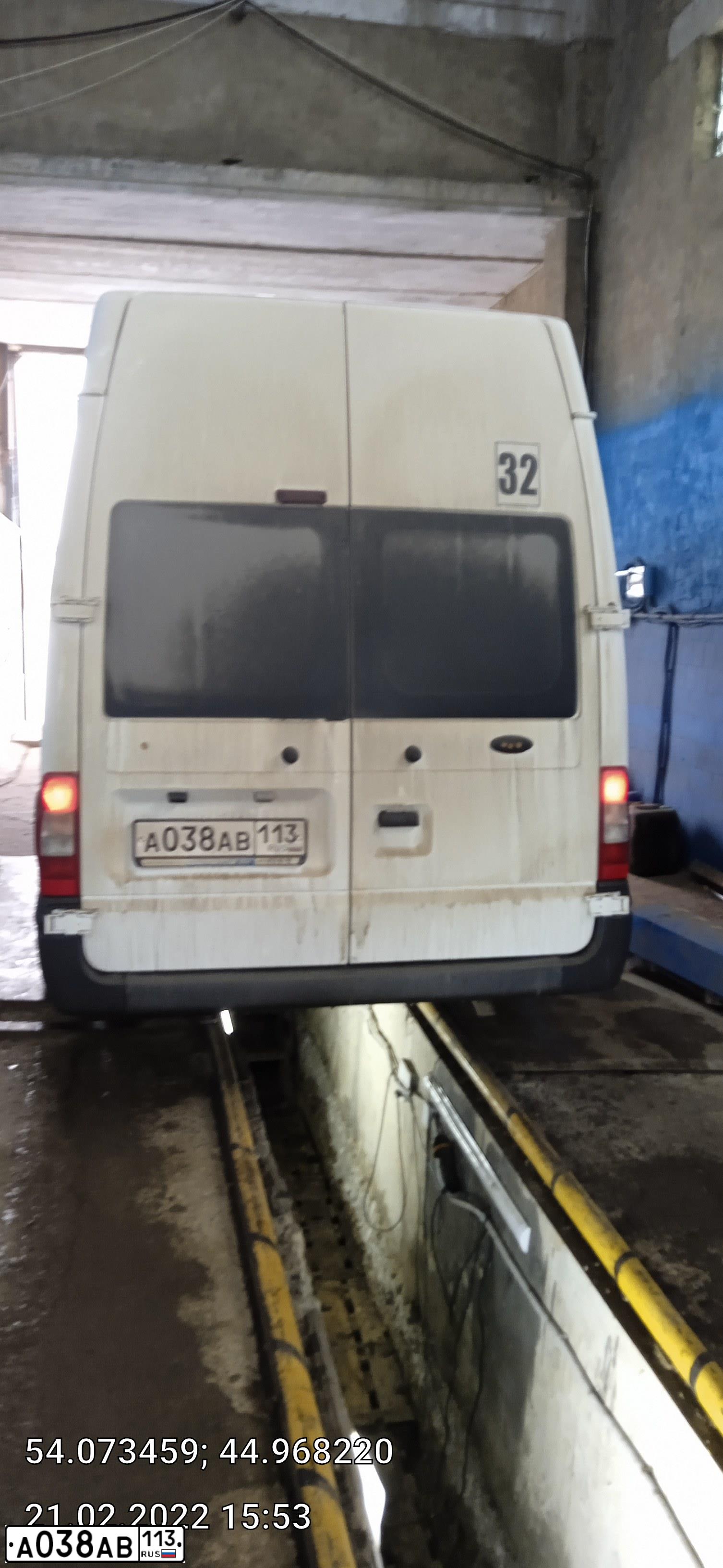 Фото автомобиля FORD TRANSIT, 2013 — госномер А038АВ113. Цвет: Белый