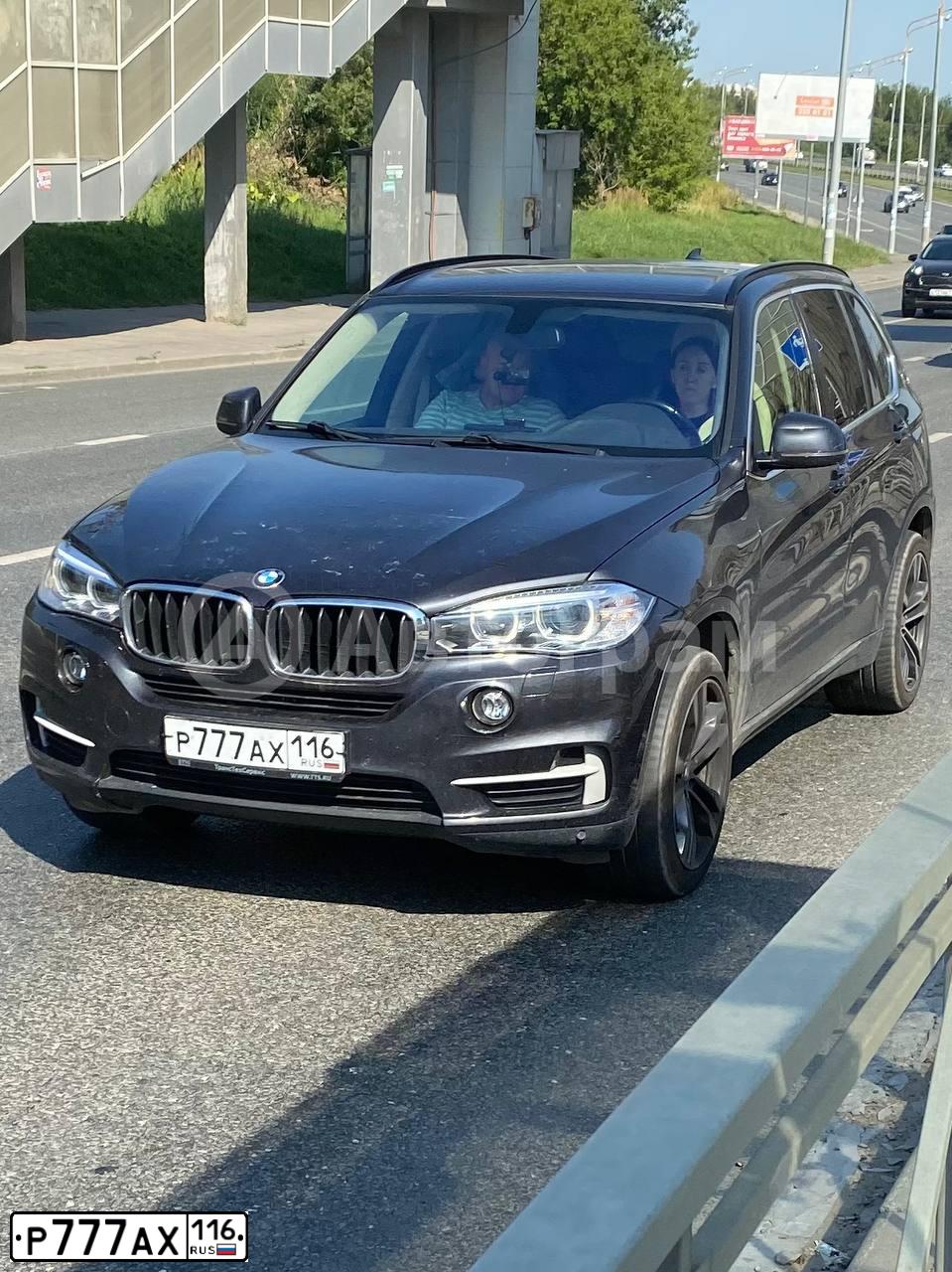 Фото автомобиля BMW X5, 2017 — госномер С652ХХ716. Цвет: ТЕМНО-СЕРЫЙ