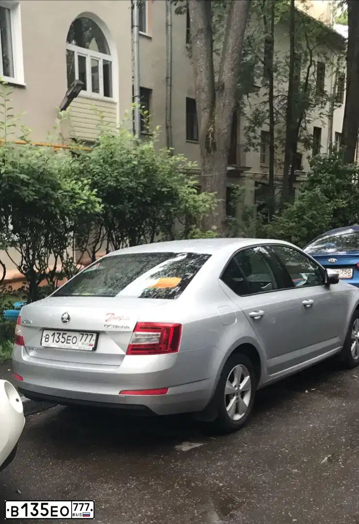 Фото автомобиля SKODA OCTAVIA, 2014 — госномер М777АЕ790. Цвет: СЕРЫЙ