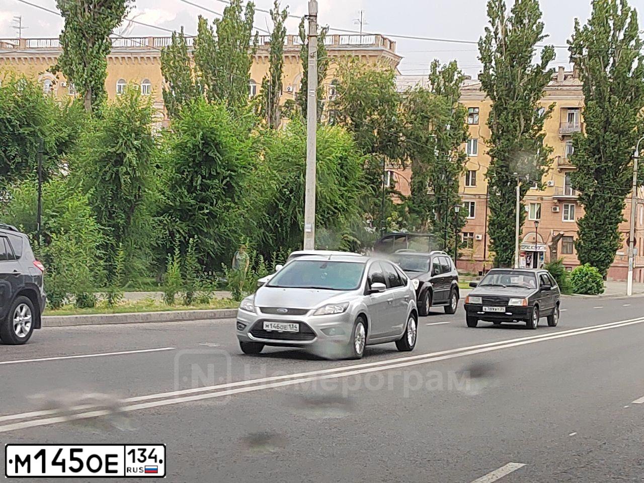 Фото автомобиля TOYOTA CAMRY, 2019 — госномер К568СК134. Цвет: БЕЛЫЙ ПЕРЛАМУТР