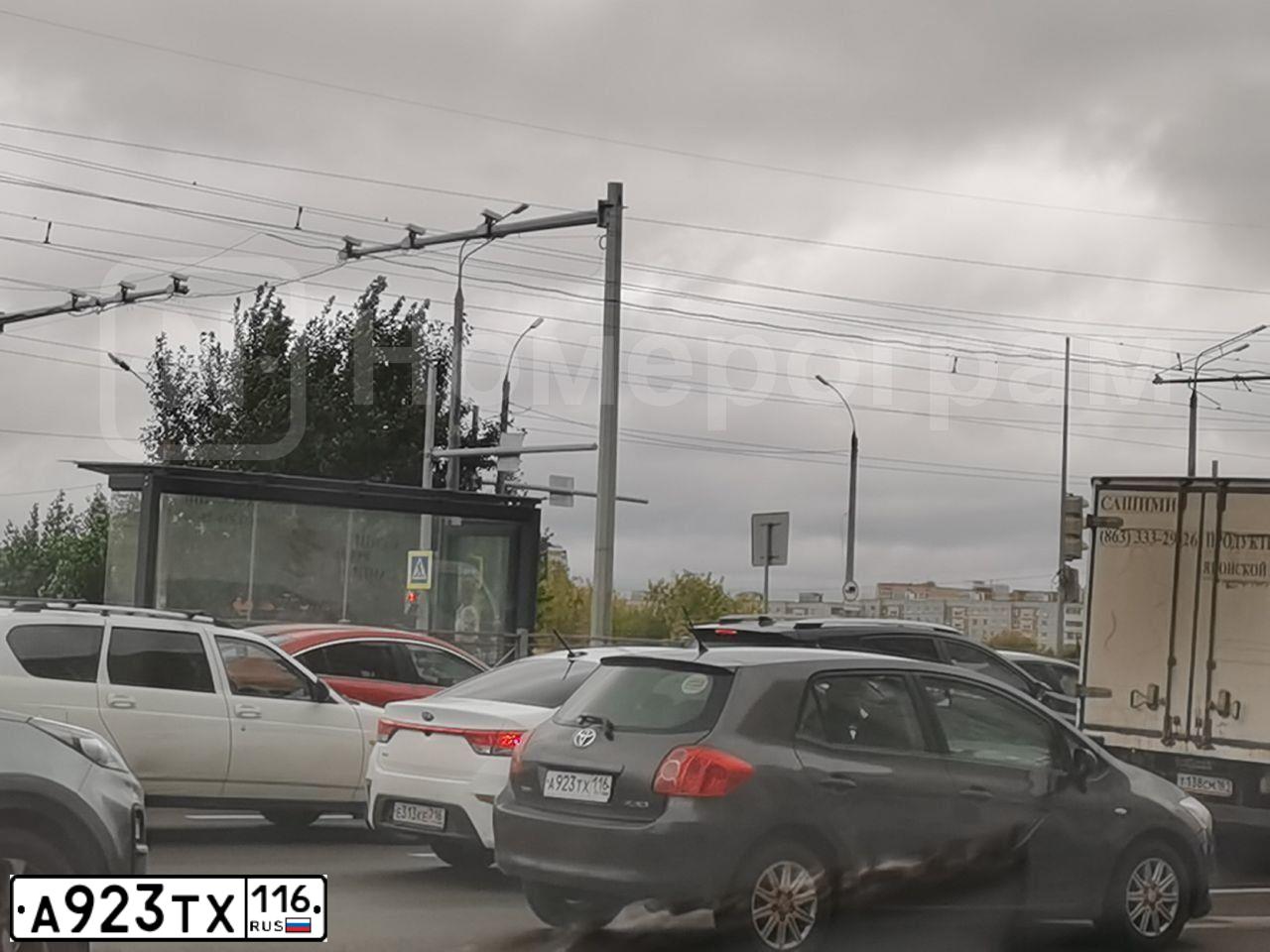 Фото автомобиля TOYOTA AURIS, 2007 — госномер В496ЕУ702. Цвет: Серый