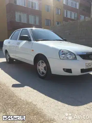 Фото автомобиля LADA 2170 PRIORA, 2013 — госномер Н541НС05. Цвет: БЕЛЫЙ