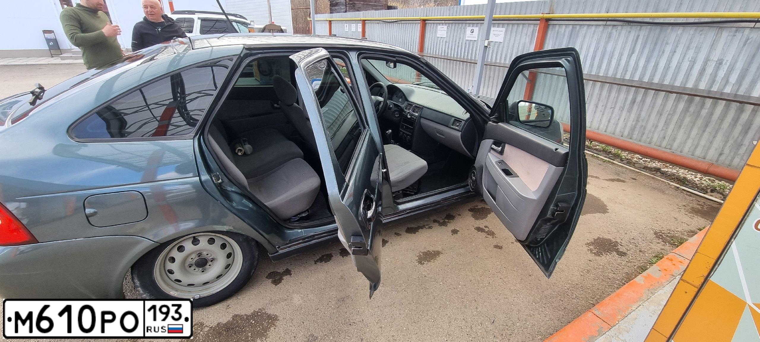 Фото автомобиля LADA 2172 PRIORA, 2011 — госномер А925АК123. Цвет: СЕРО-СИНЕ-ЗЕЛЕНЫЙ