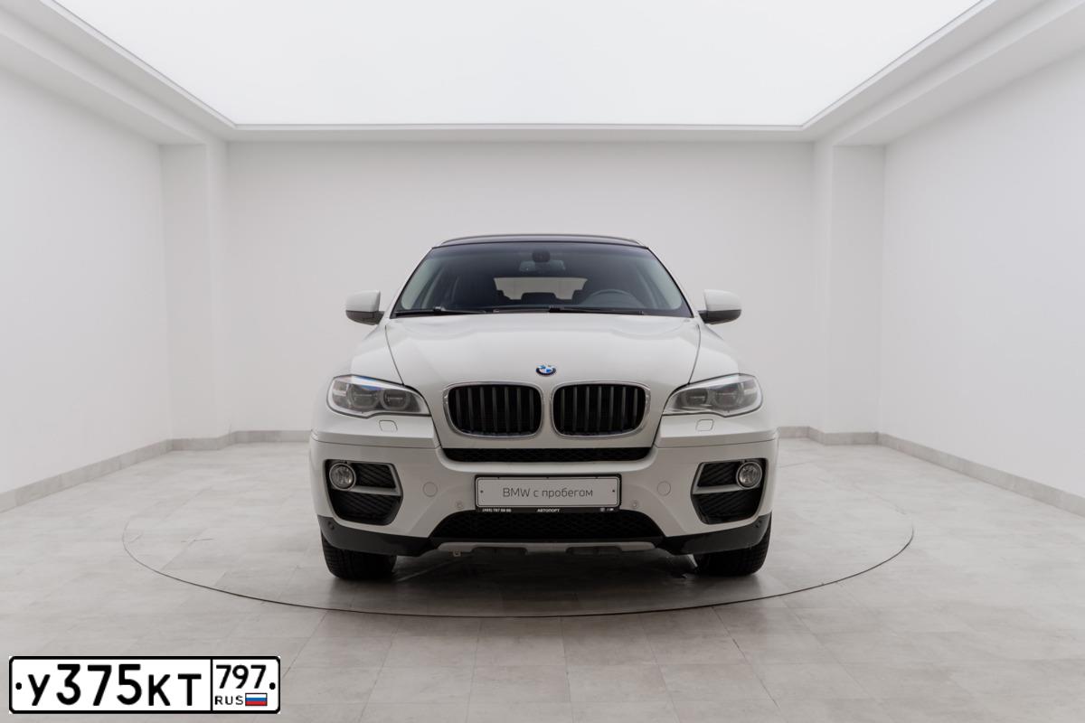Фото автомобиля BMW X6, 2013 — госномер К885АТ550. Цвет: Белый