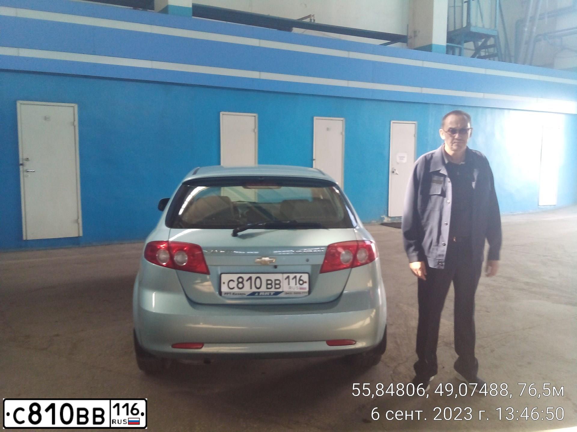 Фото автомобиля CHEVROLET LACETTI, 2012 — госномер С810ВВ116. Цвет: СИНИЙ