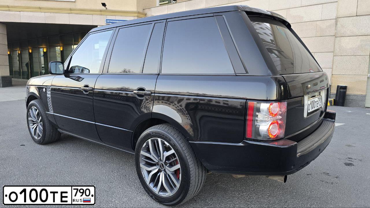 Фото автомобиля LANDROVER RANGE ROVER, 2009 — госномер О100ТЕ790. Цвет: ЧЕРНЫЙ