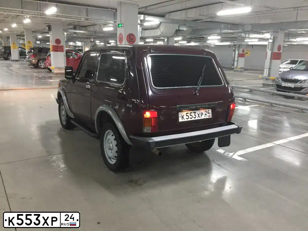 Фото автомобиля LADA 2121 NIVA, 2008 — госномер В947НО124. Цвет: ТЕМНО-ВИШНЕВЫЙ
