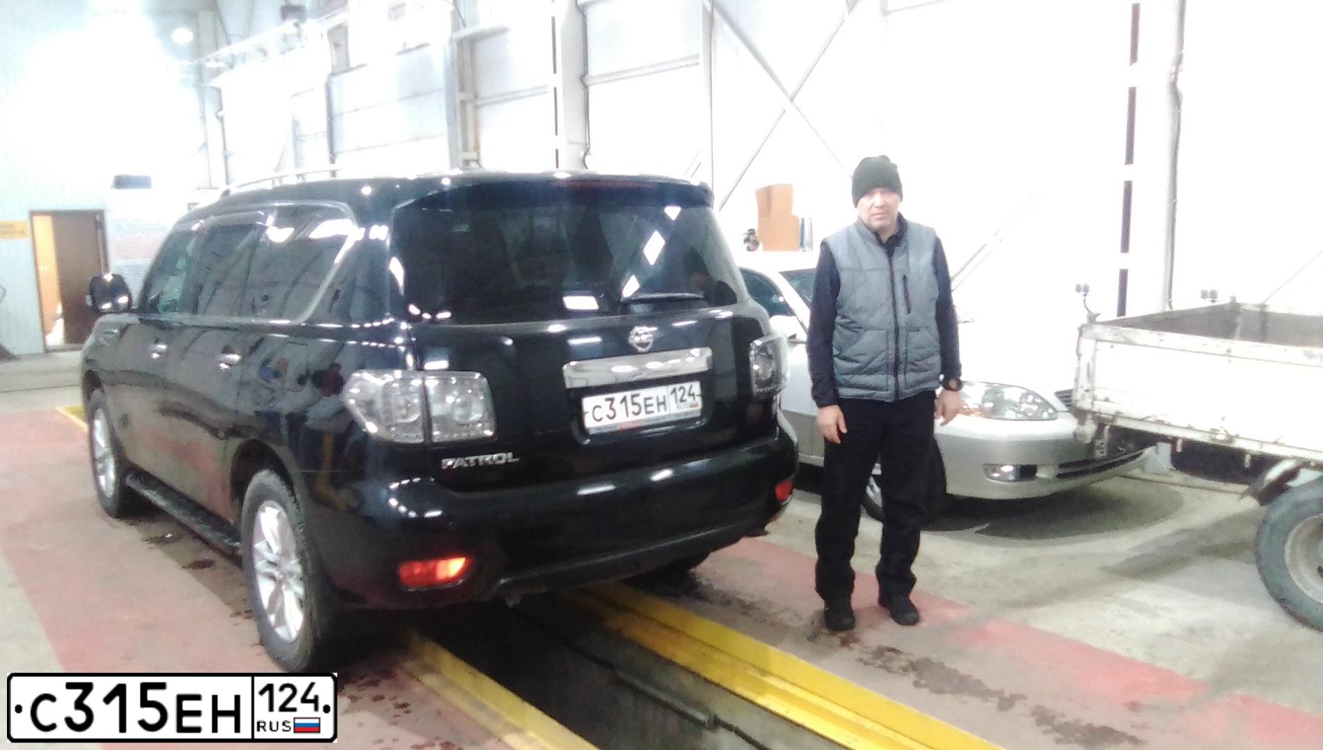 Фото автомобиля NISSAN PATROL, 2011 — госномер У394ТТ124. Цвет: ЧЕРНЫЙ
