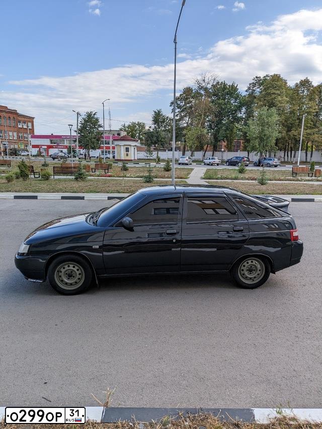 Фото автомобиля LADA 2112, 2007 — госномер О299ОР31. Цвет: ГРАФИТИВЫЙ МЕТАЛЛИК