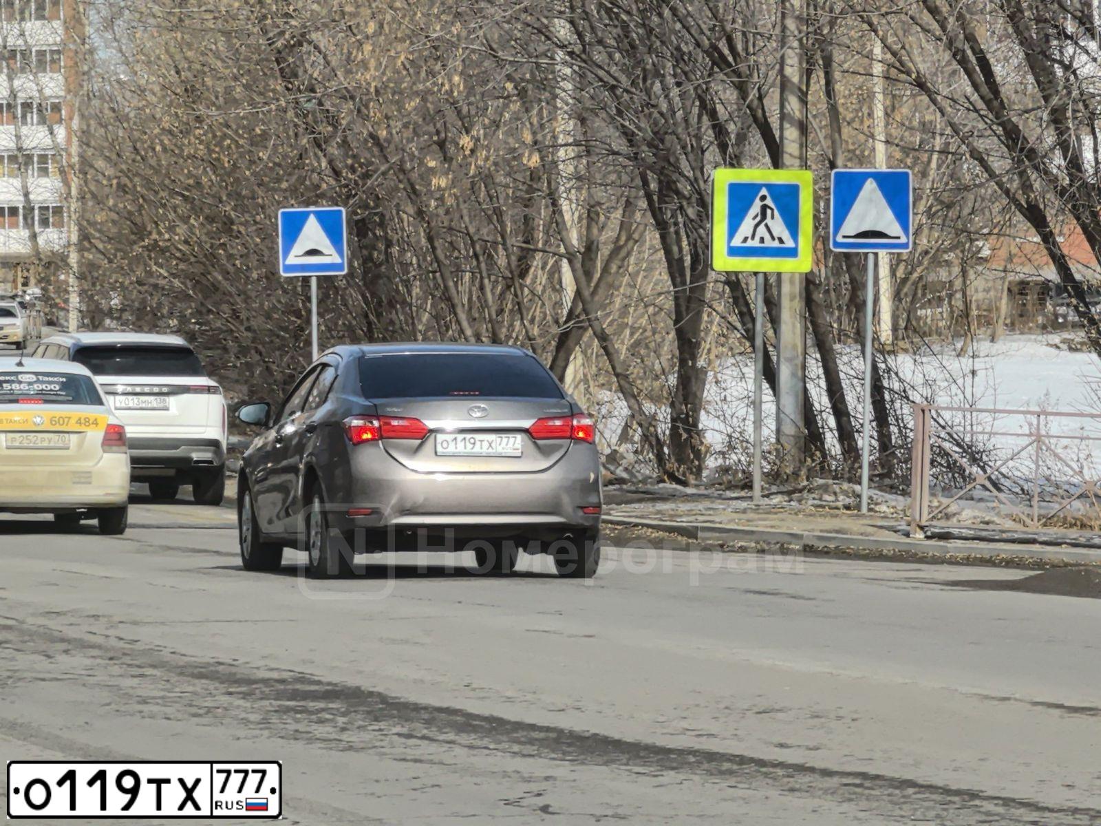 Фото автомобиля TOYOTA COROLLA, 2014 — госномер О119ТХ777. Цвет: БРОНЗОВЫЙ