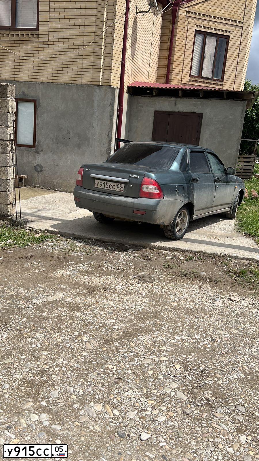 Фото автомобиля LADA 2170 PRIORA, 2010 — госномер У915СС05. Цвет: СЕРО-СИНЕ-ЗЕЛЕНЫЙ