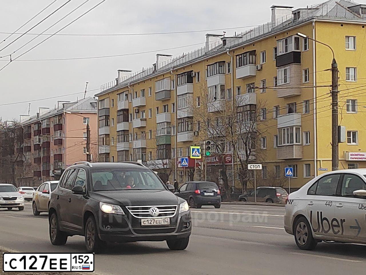 Фото автомобиля VOLKSWAGEN TIGUAN, 2009 — госномер В657ВВ750. Цвет: ЧЕРНЫЙ