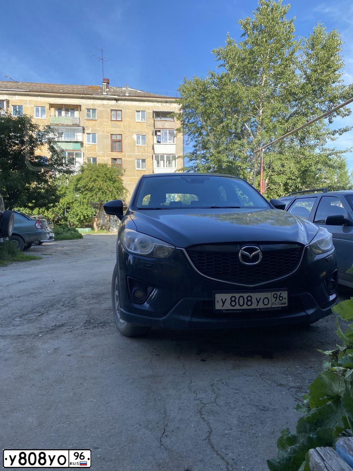 Фото автомобиля MAZDA CX-5, 2013 — госномер У808УО96. Цвет: ЧЕРНЫЙ