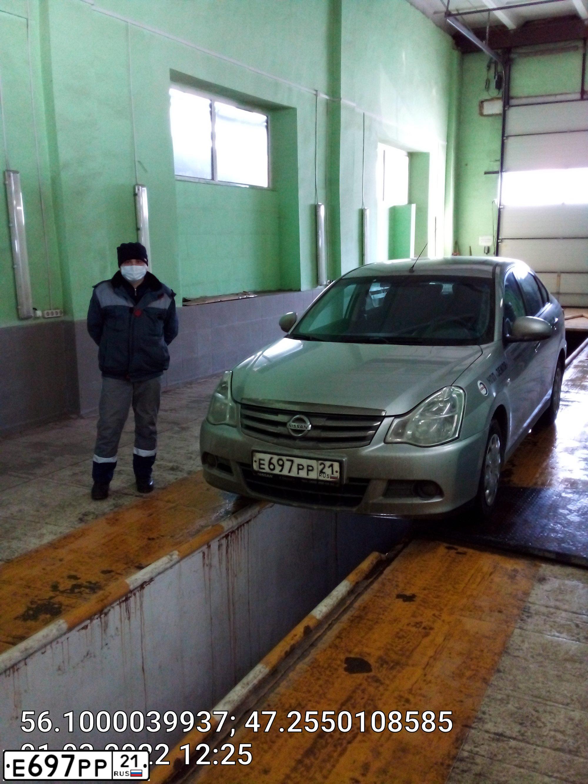 Фото автомобиля NISSAN ALMERA /AVTOVAZ/, 2014 — госномер Е697РР21. Цвет: серебристый