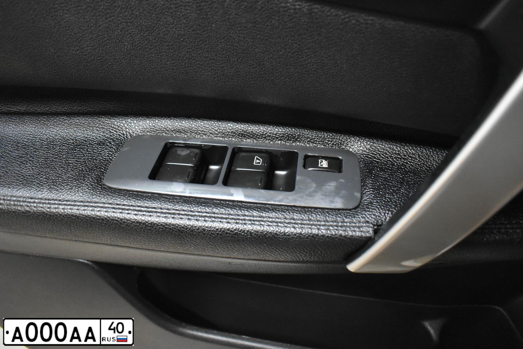 Фото автомобиля MAN TGS 18.XXX /4X2/, 2010 — госномер М453РЕ40. Цвет: Красный