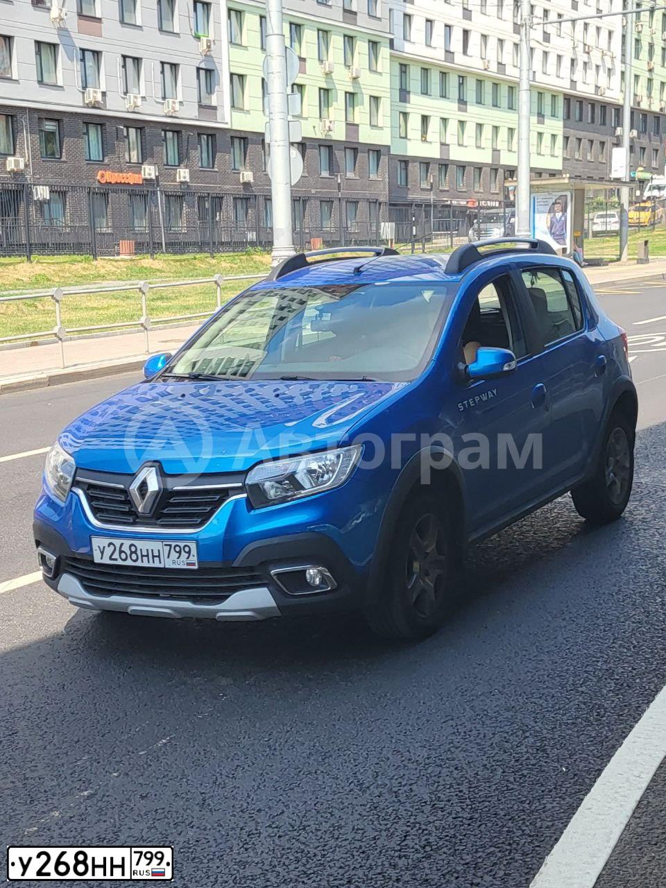 Фото автомобиля RENAULT SANDERO, 2020 — госномер У268НН799. Цвет: синий