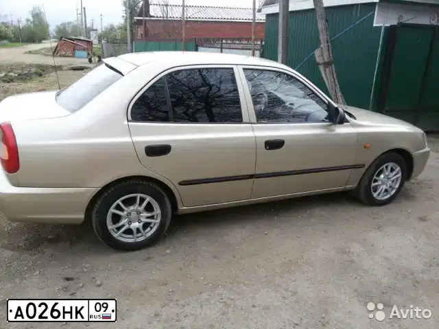 Фото автомобиля TAGAZ Z ACCENT, 2007 — госномер О090ЕУ150. Цвет: БЕЖЕВЫЙ
