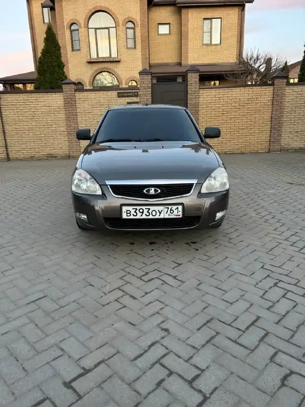 Фото автомобиля LADA 2170 PRIORA, 2017 — госномер В393ОУ761. Цвет: Золотисто-коричневый