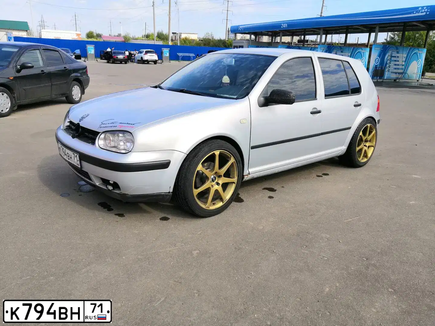 Фото автомобиля VOLKSWAGEN GOLF, 1999 — госномер К794ВН71. Цвет: СЕРЕБРИСТЫЙ