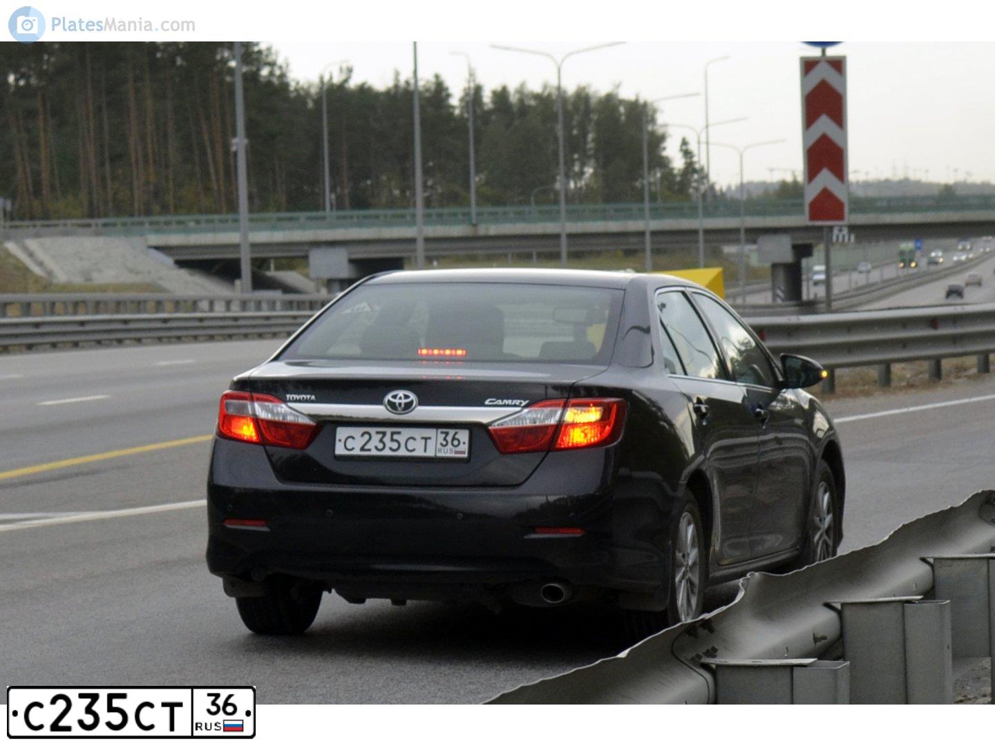 Фото автомобиля TOYOTA CAMRY, 2012 — госномер С235СТ36. Цвет: ЧЕРНЫЙ