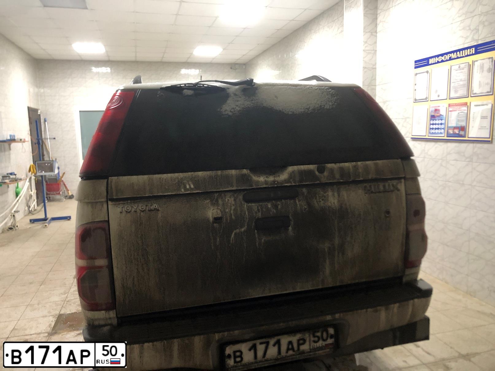 Фото автомобиля MERCEDES GL-KLASSE, 2007 — госномер М948ТС799. Цвет: СЕРО-БЕЖЕВЫЙ