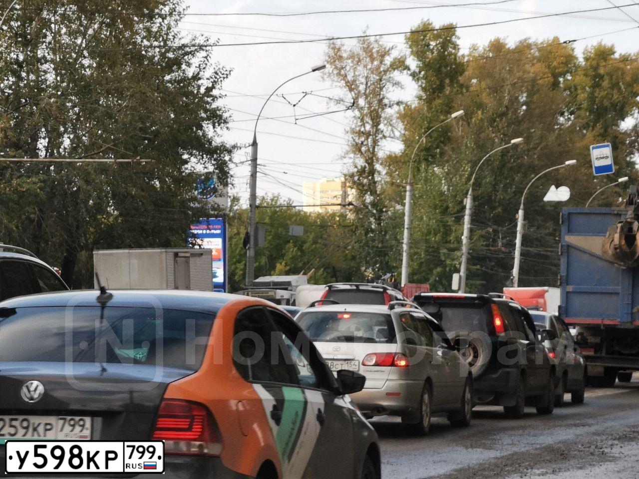 Фото автомобиля CHEVROLET LACETTI, 2008 — госномер Е617НЕ136