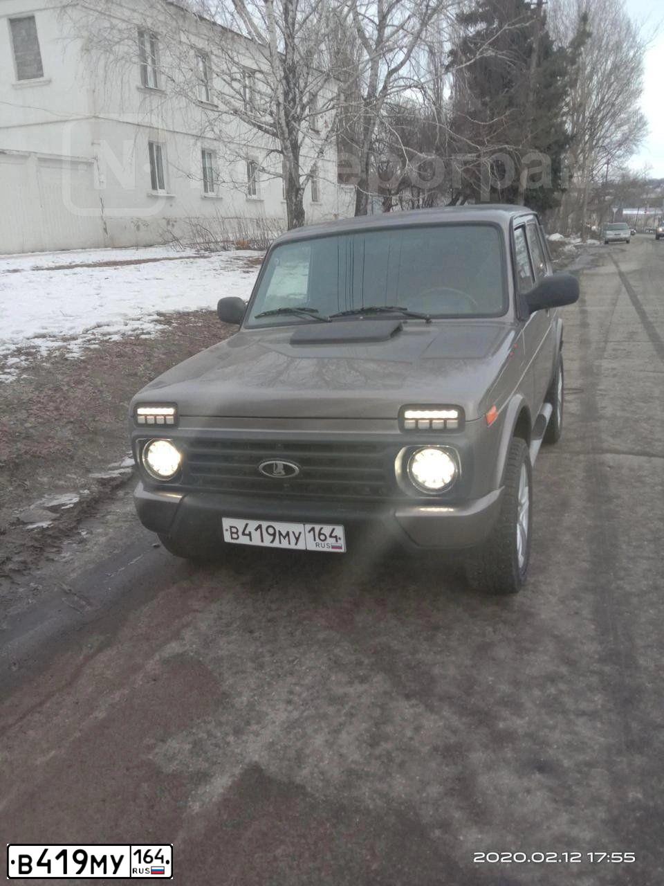 Фото автомобиля LADA 2121 NIVA, 2015 — госномер В419МУ164. Цвет: золотисто коричневый
