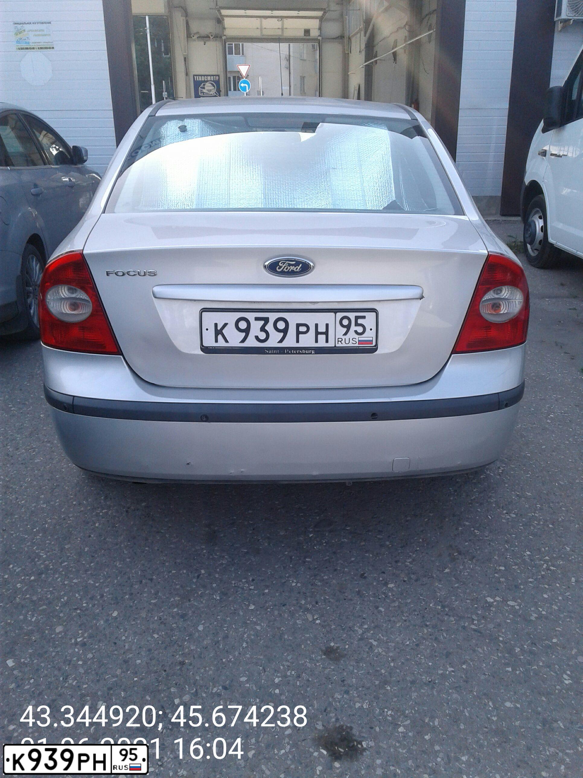 Фото автомобиля FORD FOCUS, 2006 — госномер М012ОТ178. Цвет: Серебристый