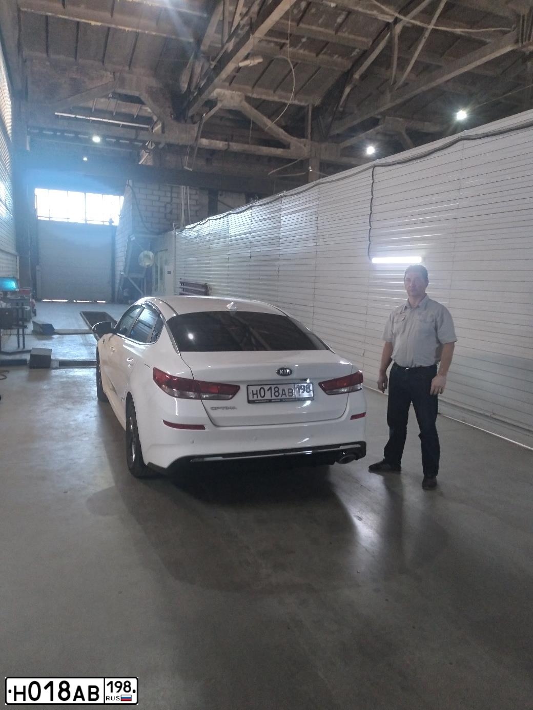 Фото автомобиля KIA MAGENTIS / OPTIMA, 2020 — госномер Н018АВ198. Цвет: Белый