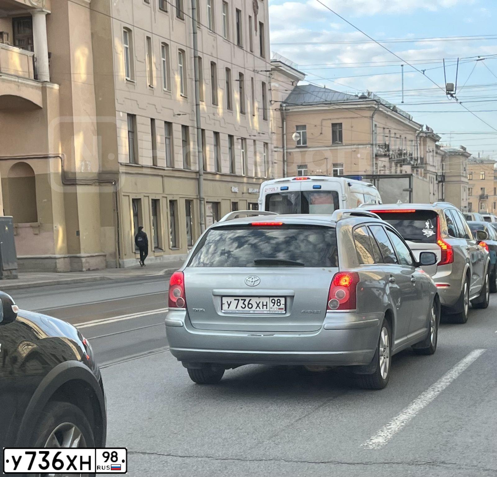 Фото автомобиля TOYOTA AVENSIS, 2008 — госномер У736ХН98. Цвет: Серебристый