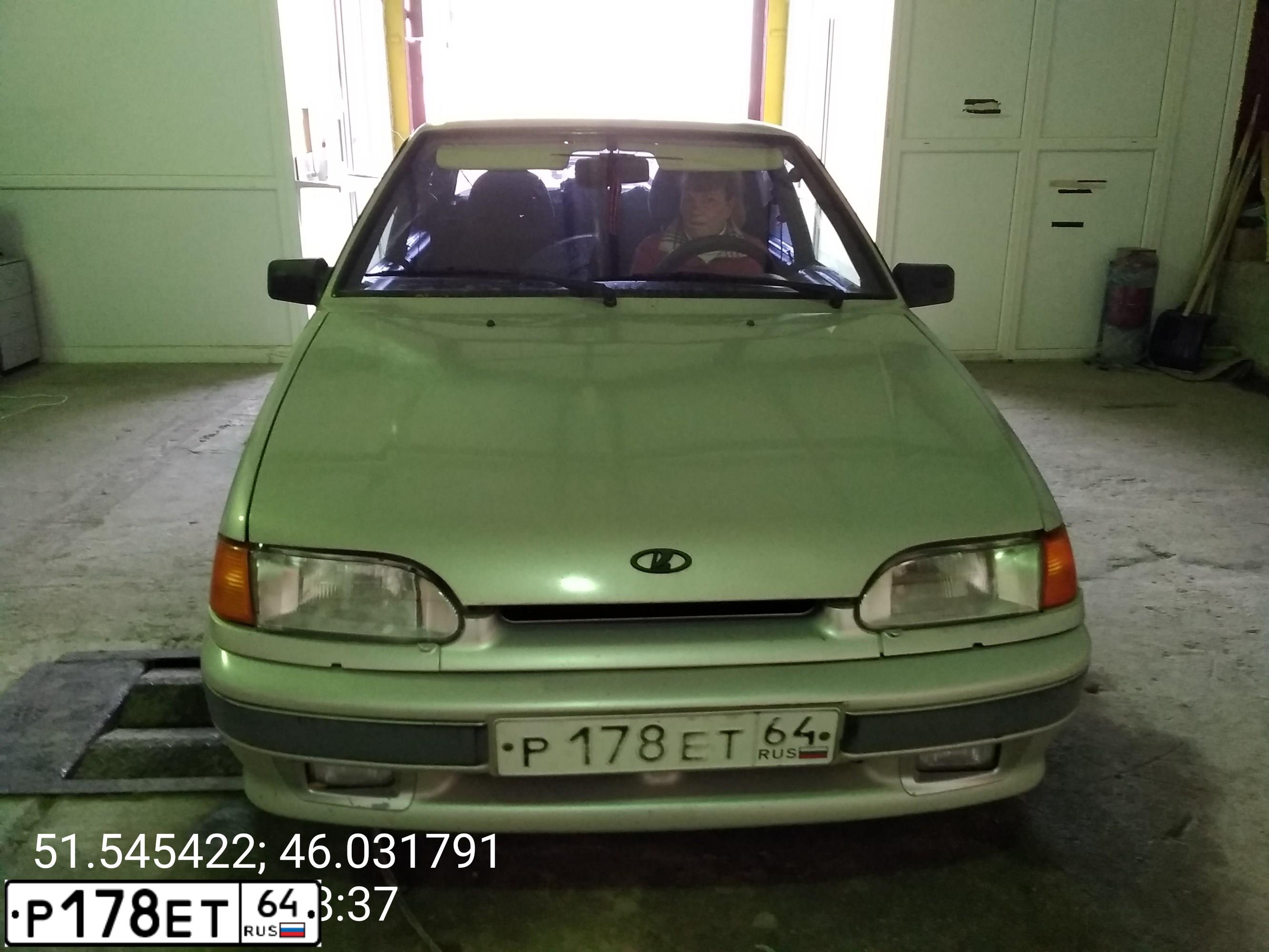 Фото автомобиля LADA 2115 SAMARA, 2005 — госномер М269ЕУ164. Цвет: МОЛОЧНО-БЕЛЫЙ СЕРЕБРИСТЫЙ