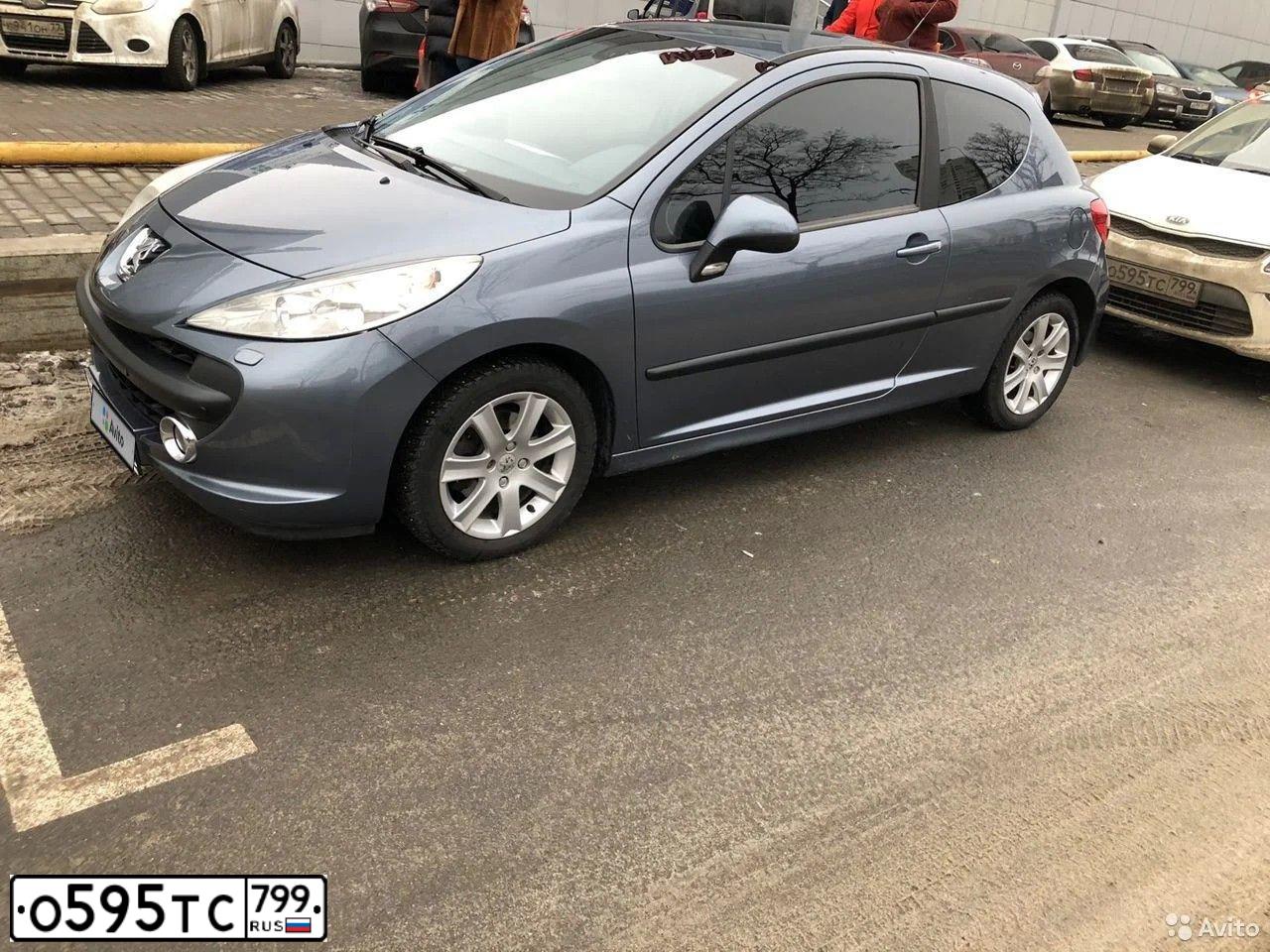 Фото автомобиля KIA RIO, 2020 — госномер У254ОЕ05. Цвет: Белый