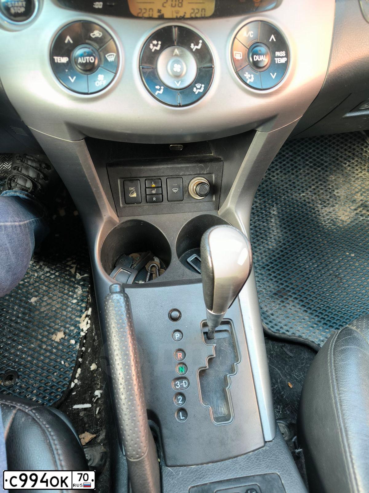 Фото автомобиля TOYOTA RAV4, 2006 — госномер С994ОК70. Цвет: СЕРО-ЗЕЛЕНЫЙ