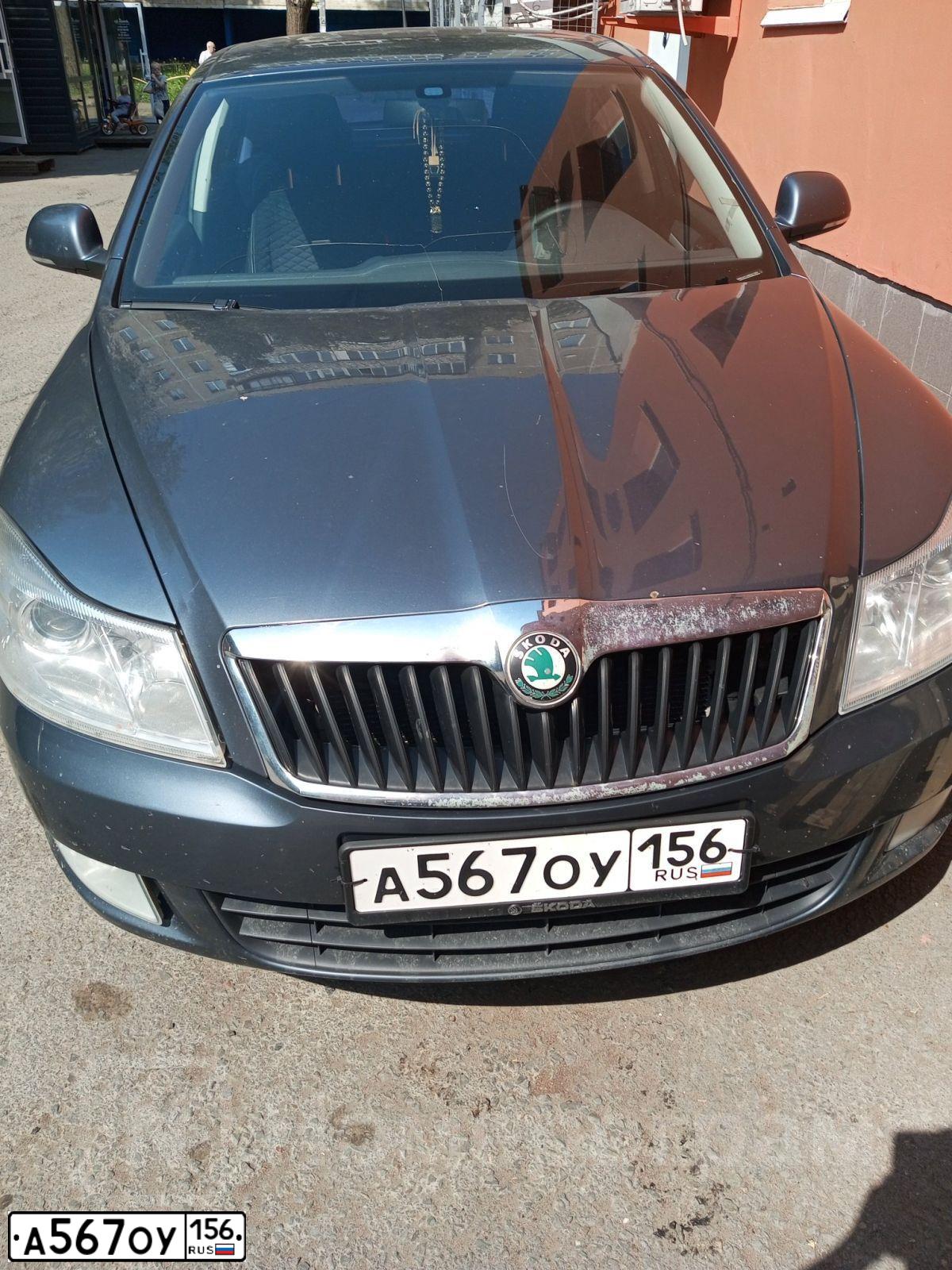Фото автомобиля SKODA OCTAVIA, 2011 — госномер А567ОУ156. Цвет: ТЕМНО-СЕРЫЙ