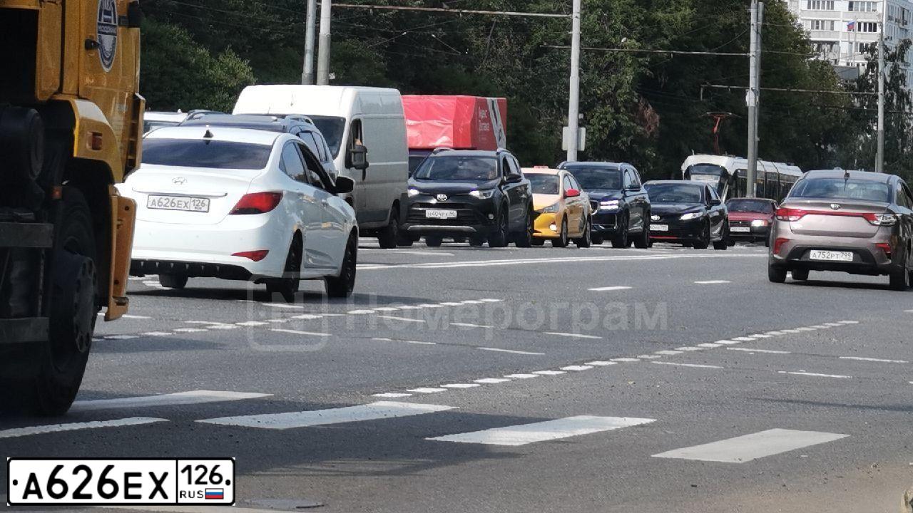 Фото автомобиля HYUNDAI SOLARIS, 2014 — госномер А626ЕХ126. Цвет: БЕЛЫЙ