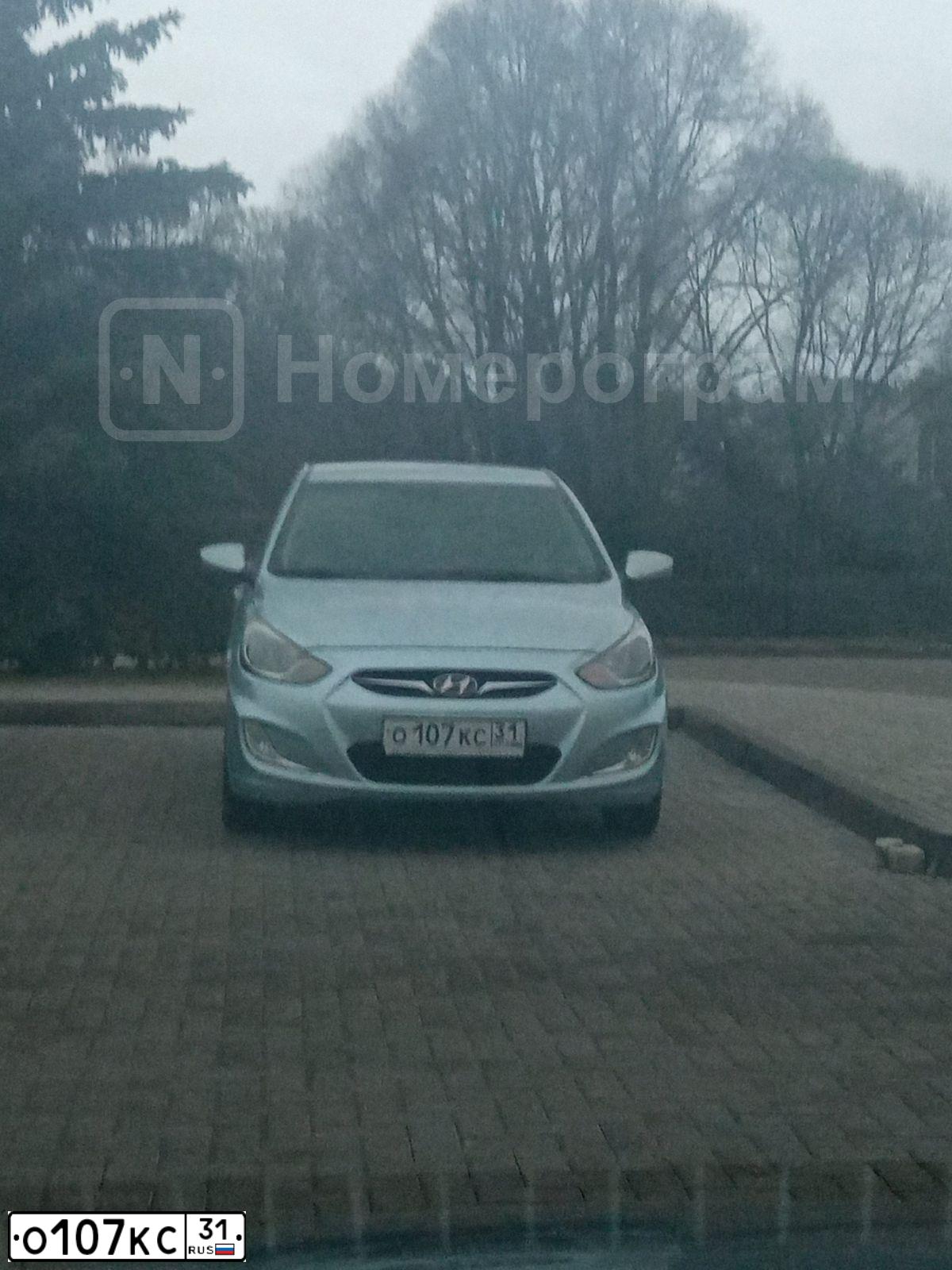 Фото автомобиля HYUNDAI SOLARIS, 2011 — госномер О107КС31. Цвет: СЕРО-ГОЛУБОЙ