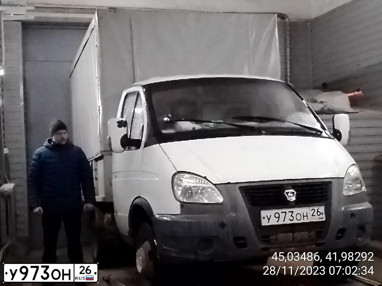 Фото автомобиля GAZ 3302 EL, 2005 — госномер У973ОН26. Цвет: Белый