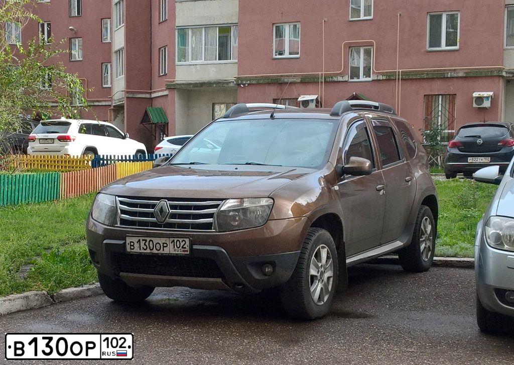 Фото автомобиля RENAULT DUSTER, 2012 — госномер В130ОР102. Цвет: Коричневый