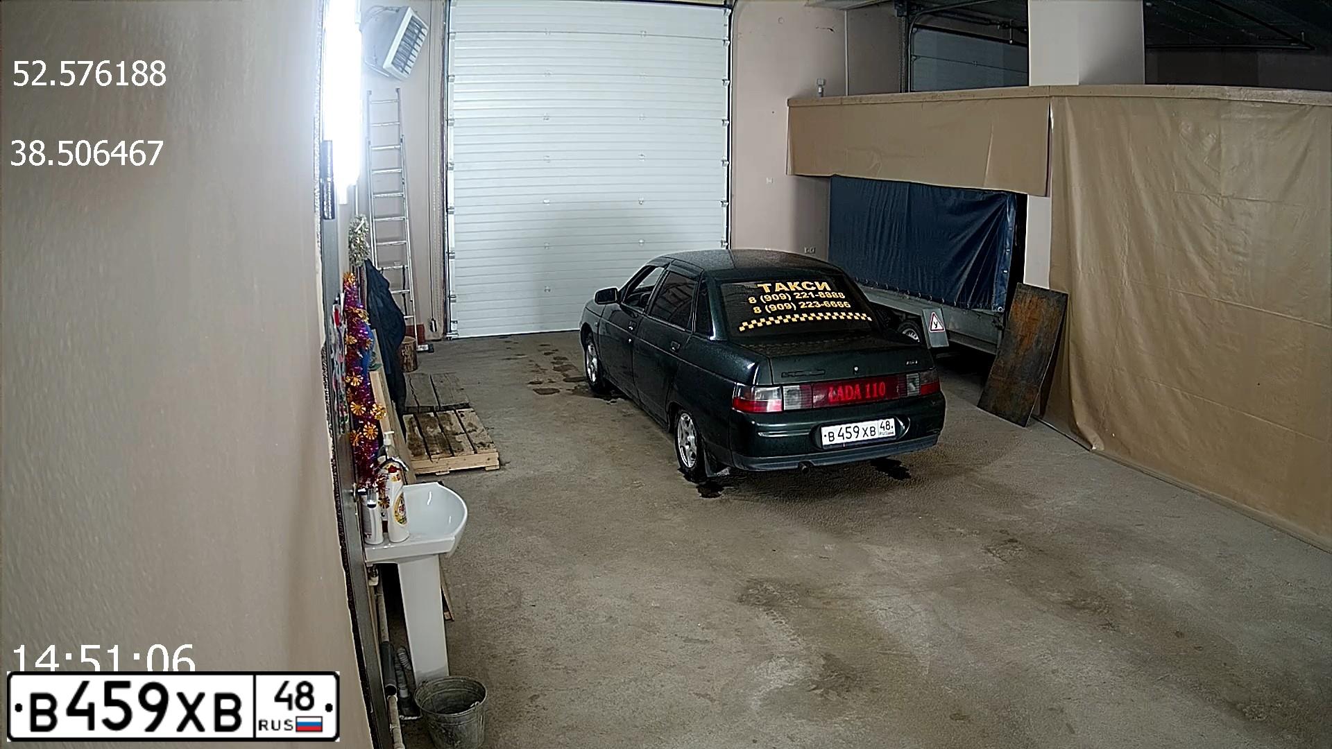 Фото автомобиля LADA 2110 LADA, 2001 — госномер Р490МС48. Цвет: Темно-зеленый