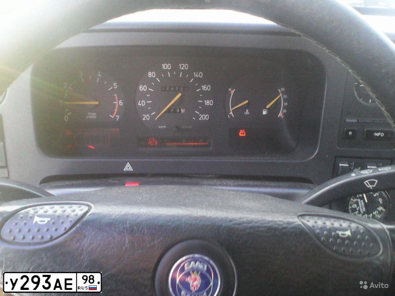 Фото автомобиля VOLKSWAGEN GOLF, 2004 — госномер У296АЕ98. Цвет: СИНИЙ