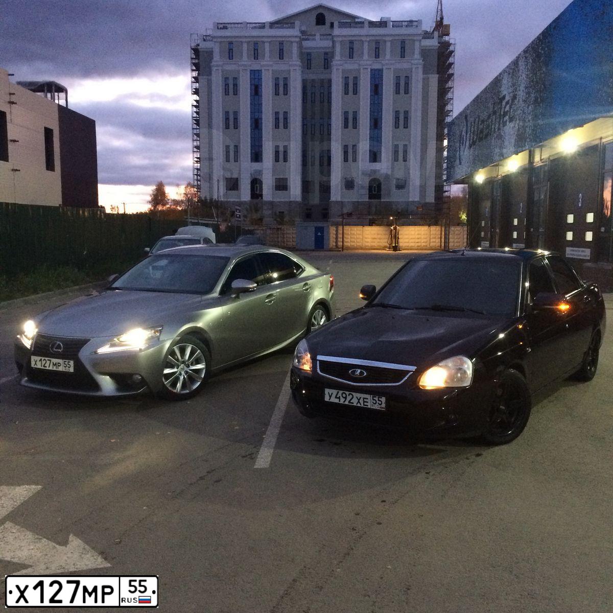 Фото автомобиля LEXUS IS, 2014 — госномер Х127МР55. Цвет: СВЕТЛО СЕРЫЙ