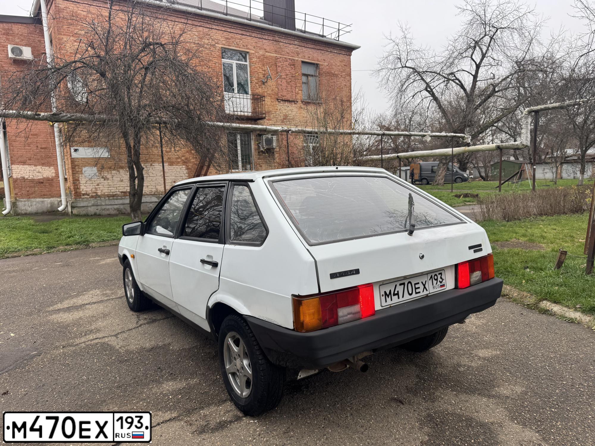Фото автомобиля LADA 2109 SAMARA, 2001 — госномер М470ЕХ193. Цвет: СВЕТЛО-СЕРЕБРИСТЫЙ МЕТАЛЛ