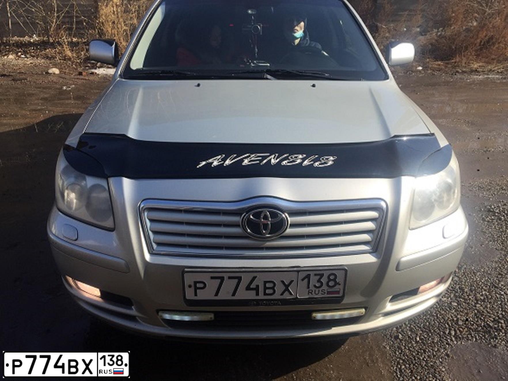 Фото автомобиля TOYOTA AVENSIS, 2004 — госномер У014НР03. Цвет: СЕРЫЙ