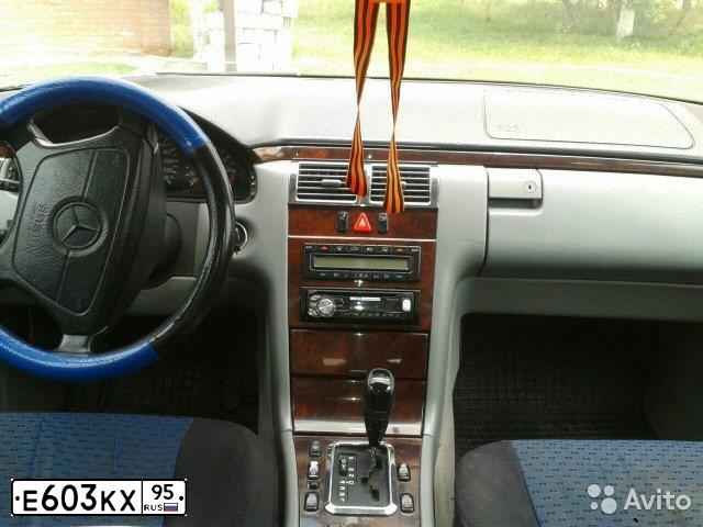 Фото автомобиля MERCEDES-BENZ E240, 1998 — госномер О353ВТ134. Цвет: СЕРЕБРИСТЫЙ