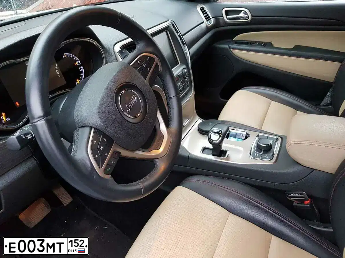 Фото автомобиля BMW X6, 2011 — госномер Е003МТ152. Цвет: Белый