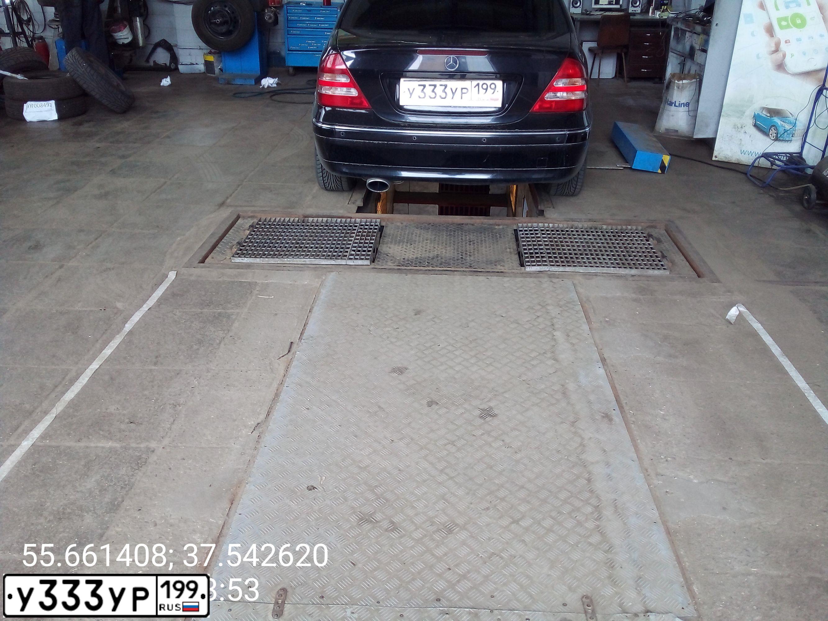 Фото автомобиля MERCEDES C-KLASSE, 2003 — госномер У333УР199. Цвет: ЧЕРНЫЙ